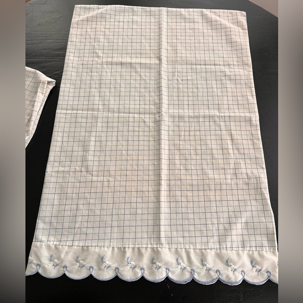 2 Vintage St Mary’s Percale Embroidered Pillowcases - Picture 11 of 15